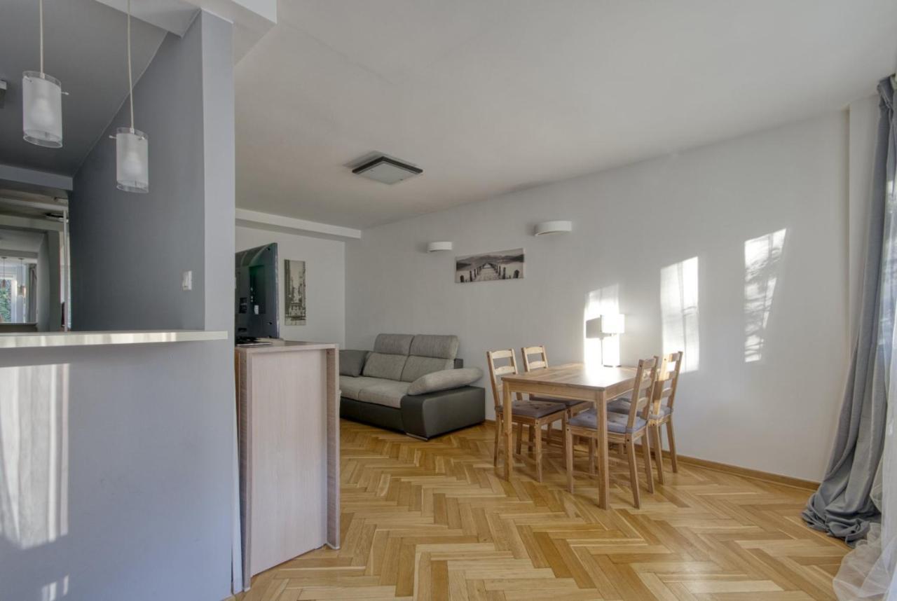 Aleja 3 Maja 7b By Homeprime Apartament Warszawa